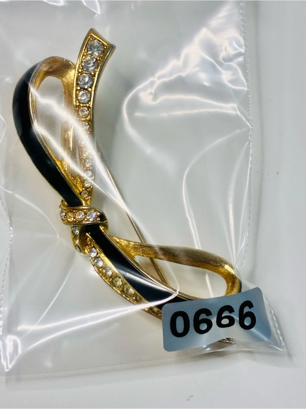 VTG Classic Gold & Black Enamel Bow Brooch with Clear Rhinestones